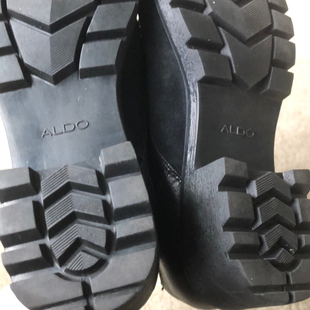 Shoes - Picture 4 of 7